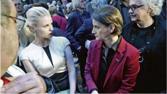 塞尔维亚女总理个人简介，塞尔维亚高颜值女总理