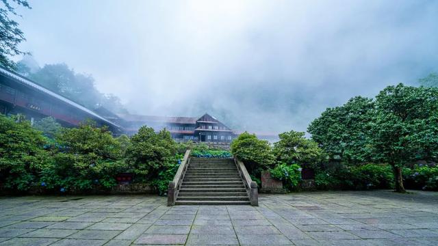 峨眉山游览攻略，峨眉山最全旅游攻略（来了就被它征服）