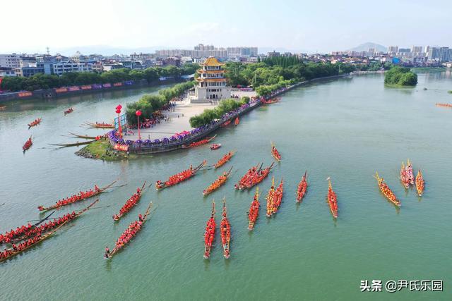 端午节赛龙舟和吃粽子是什么由来，端午节习俗划龙舟