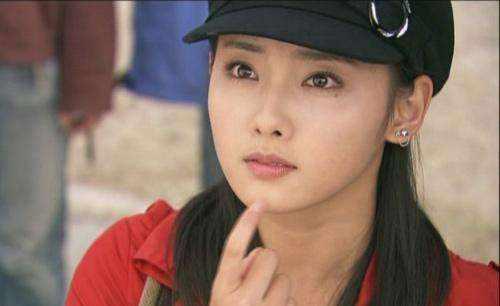 殷桃面相复原图，8位拥有美人痣的女星