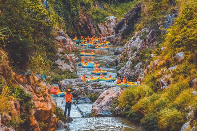 海南一日游槟榔谷导游推荐套餐，本地人从来不去的“槟榔谷”值得一游吗