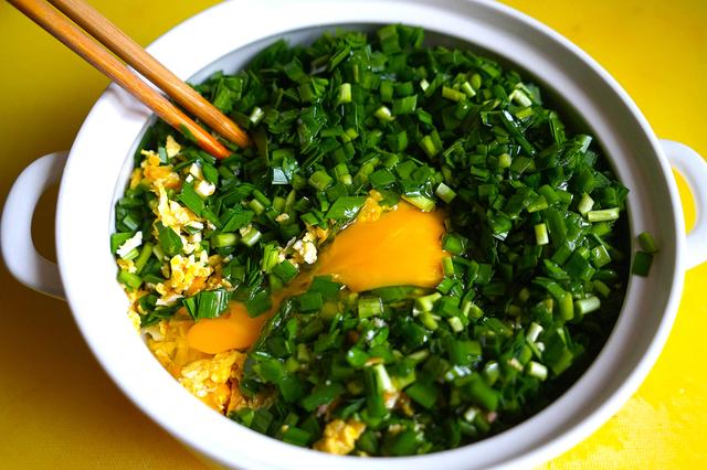油煎韭菜盒子最酥脆的做法，韭菜盒子炸一炸
