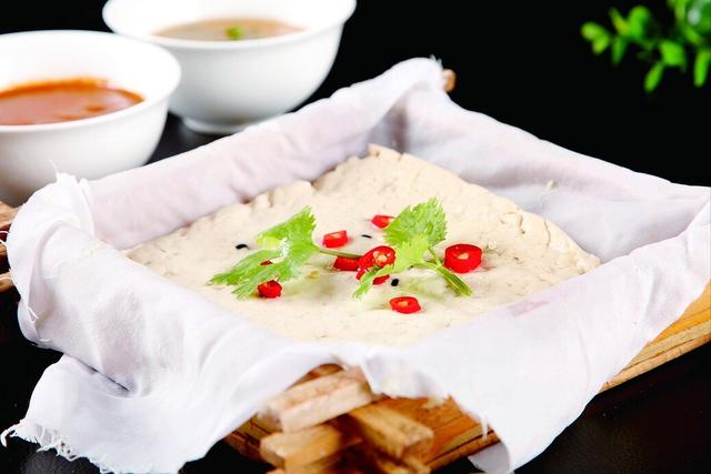 用白醋在家自制豆腐做法，一碗黄豆一勺米醋