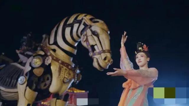 河南卫视比较火的舞蹈，绝美亮相的背后是舞者的万千努力