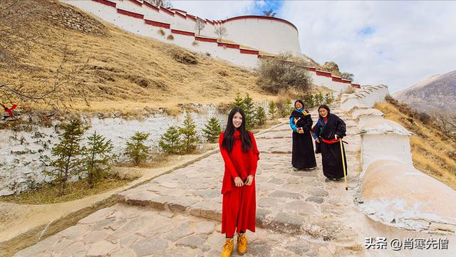 采访藏族小朋友你家里有多少牦牛，我95后藏族姑娘985高材生