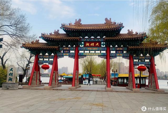 厦门大明湖春节有什么好玩的地方，厦门大明湖畔：水仙绽放贺春来