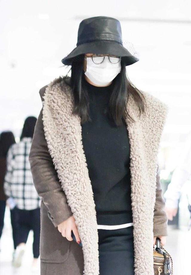 李湘服装搭配，李湘身材微胖却挺懂搭配