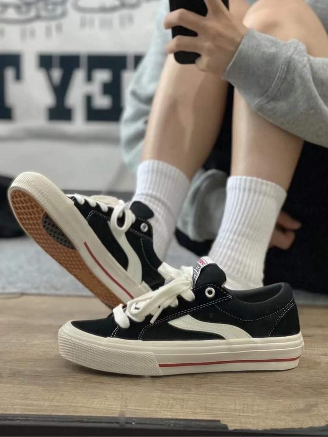 女人必有的几款鞋子，每个时尚女性必备的五大款式