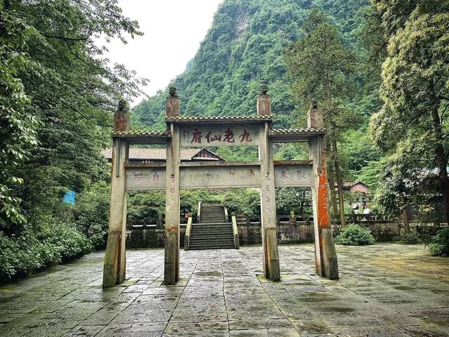 峨眉山识途旅游网，峨眉山徒步旅游攻略要详细实用