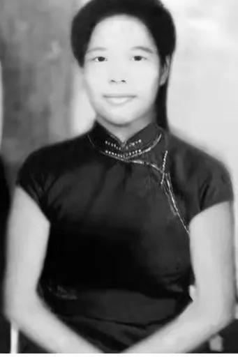 千般相思报母恩，挥泪晒忏悔痛思母亲情