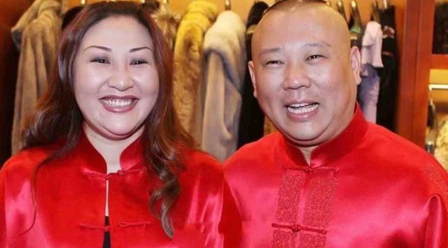 郭德纲四个夫人，郭德纲晒一家四口全家福为爱妻庆生