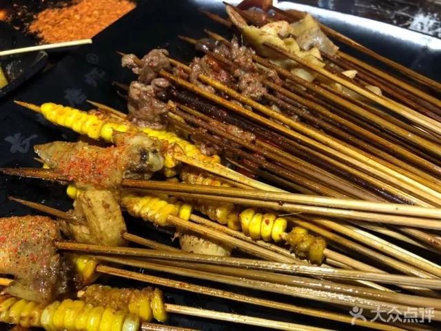 成都小吃街哪里最正宗，成都美食攻略（成都美食街排名第一）