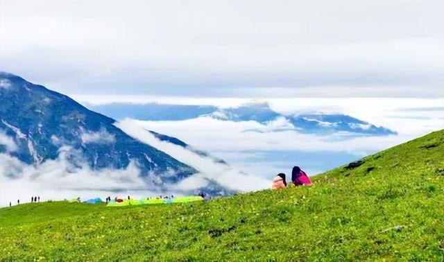 四川8月避暑旅游最佳去处，四川有一个清凉世界走红