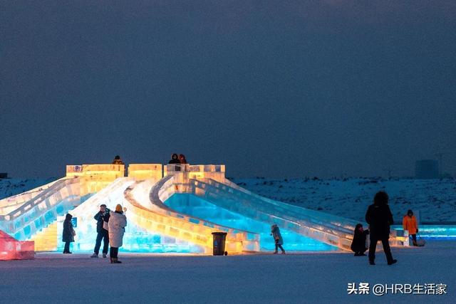 冰雪大世界的游乐场，小绿谷冰雪乐园开园啦