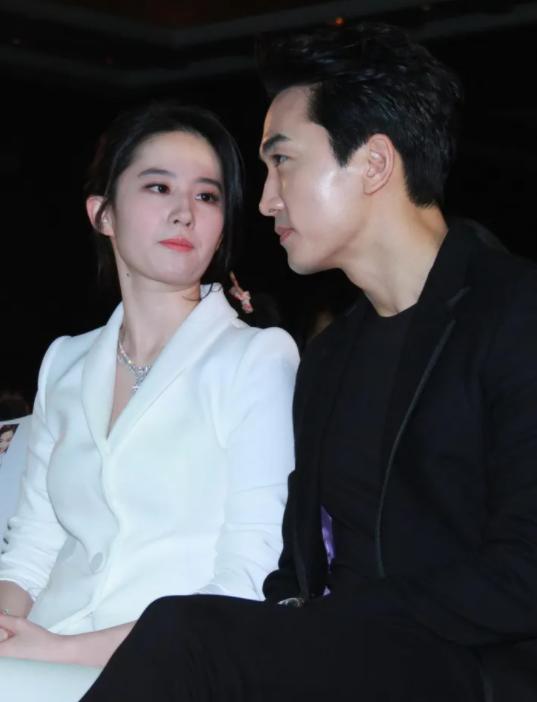 刘亦菲陈金飞被拍豆瓣，陈金飞：和刘亦菲母女都有绯闻