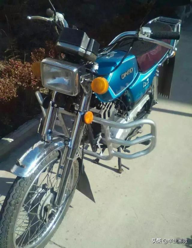 厦门轻骑摩托车，轻骑摩托车种类介绍（轻骑牌15型摩托车送电报的摩托车）