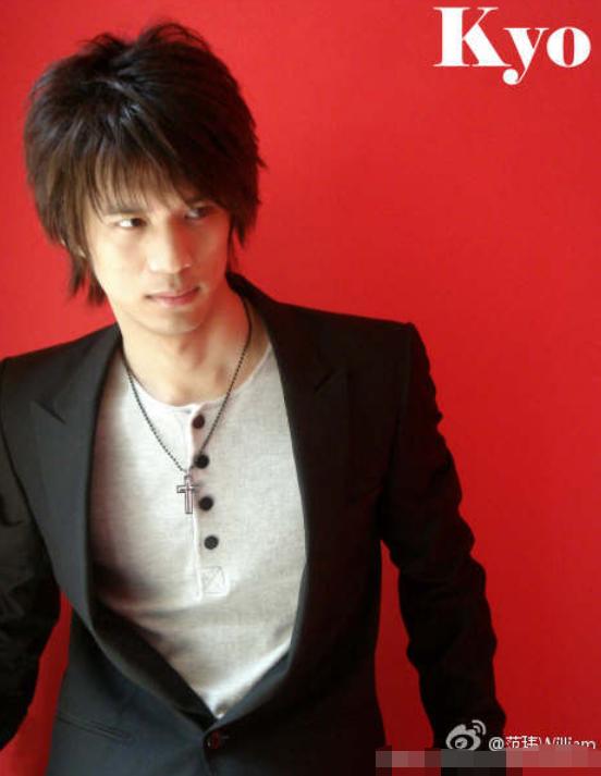 张杰扯衣服分几步，和张杰参加过同档选秀