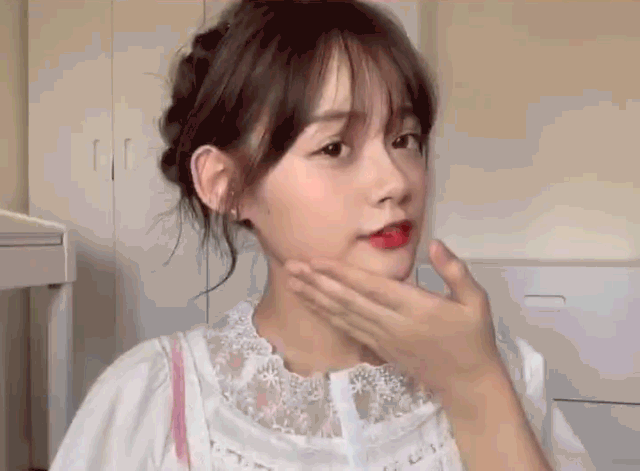 没有刘海的发型，不想要刘海的显脸小发型（四十岁的女人适合什么发型）