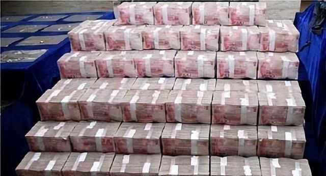 湖南刘汉大案，曾命黑老大照顾其子,暗中助黑帮将对手“灭门”