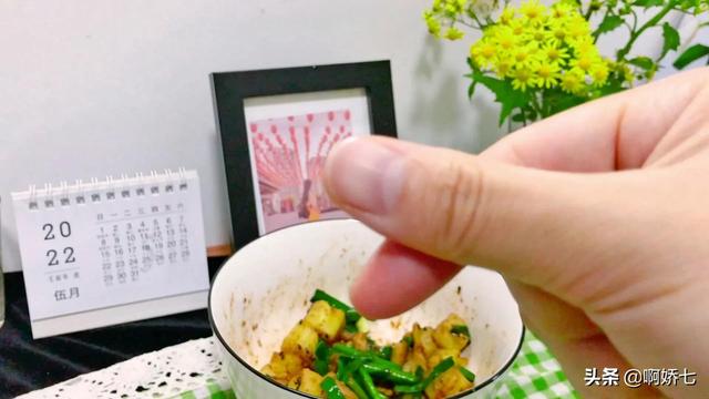 炸洋芋的简单做法，炸土豆条这样做
