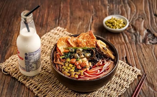 螺蛳粉最正宗的味道是什么，螺蛳粉为什么臭