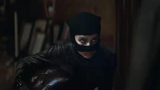 猫女和蝙蝠侠有关系吗，罗伯特解释不为角色健身原因