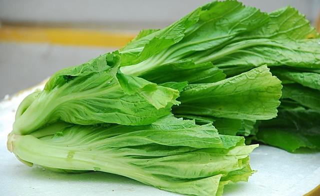 东北酸菜的腌制方法，东北腌酸菜最正宗的做法