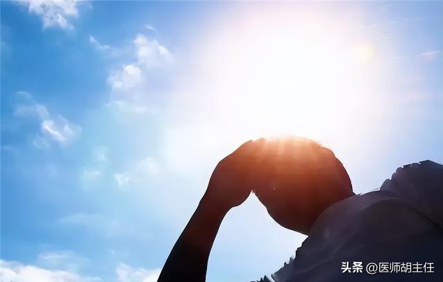 人为什么会出汗，为什么人非常能出汗是什么原因（人为什么会出汗）