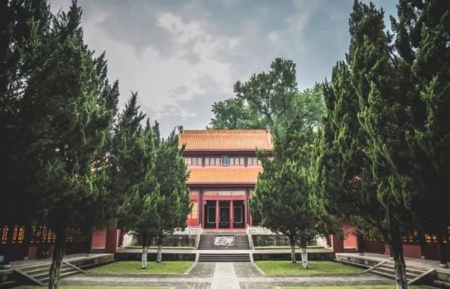 湖南大学岳麓书院，湖南大学岳麓书院旅游攻略（中国四大书院之一岳麓书院）