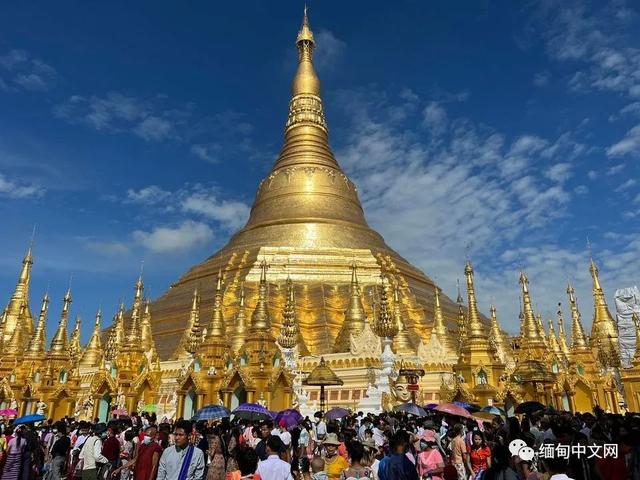 缅甸点灯节完整，实拍缅甸点灯节盛况