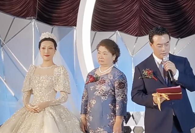 陈佩斯失散多年的女儿，陈佩斯经常晒儿子