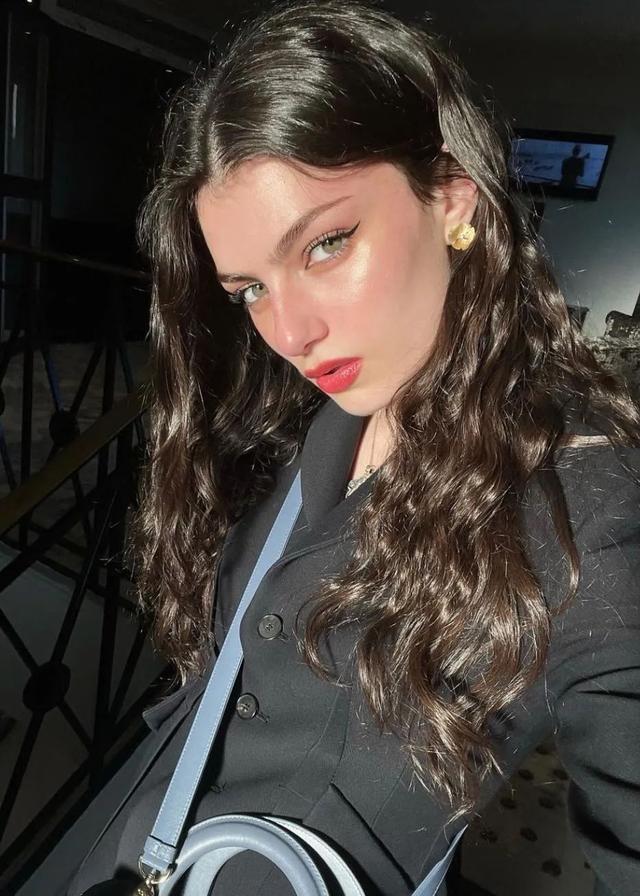 适合各种脸型的发型减龄，女生显老又土气的5款发型