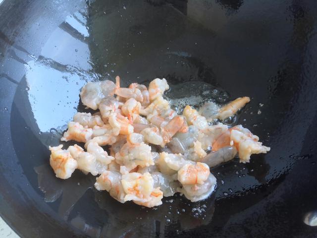青豆虾仁的家庭做法，清淡爽口的夏季小菜