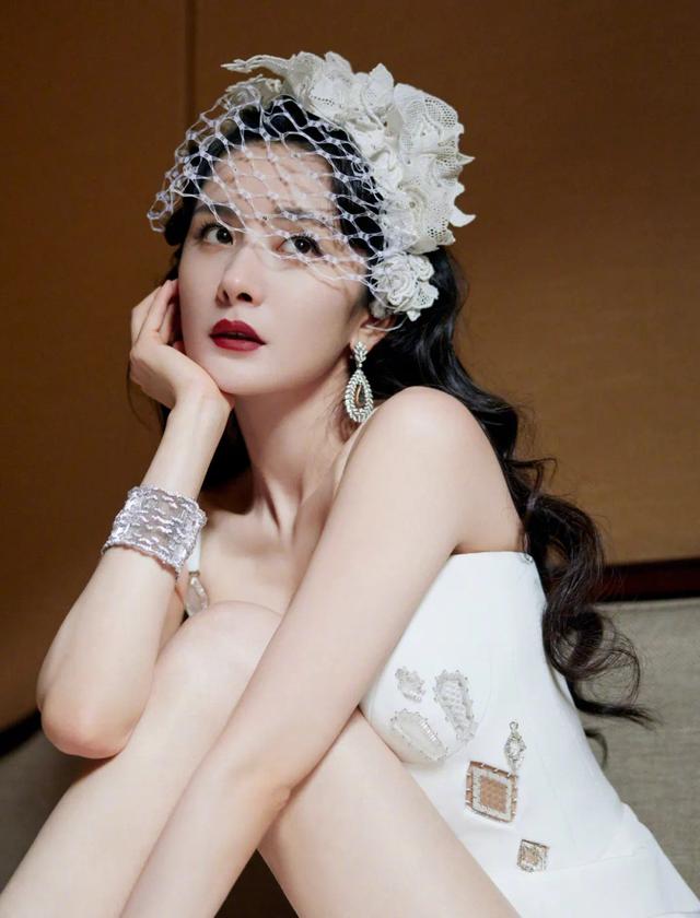 韩国红毯女明星有多敢穿，韩国红毯穿搭过于朴素