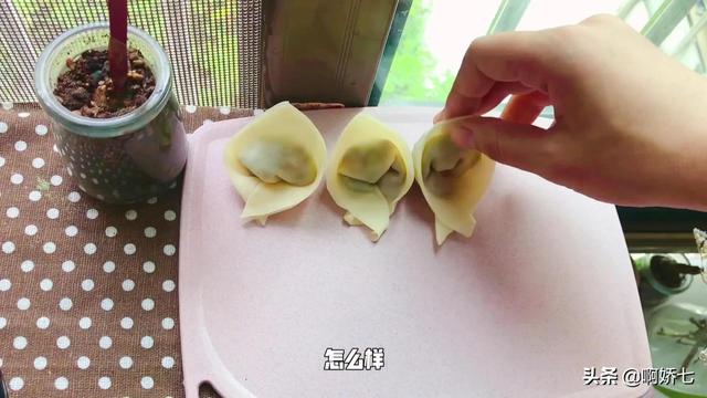 抄手馅怎么调才好吃，不会调馅怎么做出好吃的抄手（抄手馅怎么调才好吃又营养）