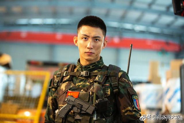 黄景瑜王丽坤合照，黄景瑜王丽坤联手开启“治愈暖冬”
