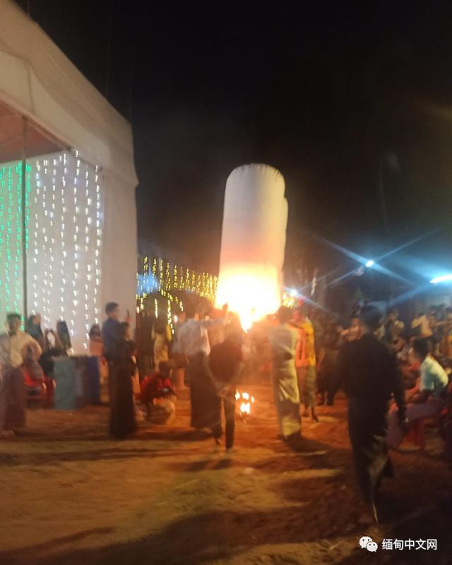 缅甸点灯节完整，实拍缅甸点灯节盛况