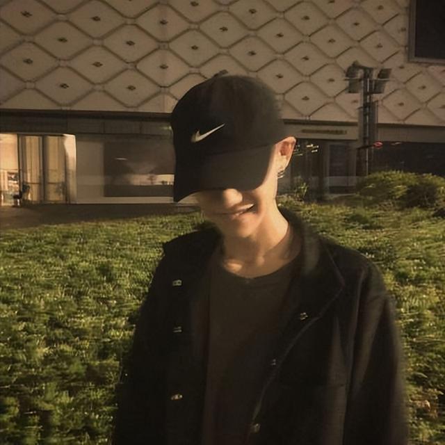 高冷男神必备头像背影小学生，青春满满的孤独感少男头像