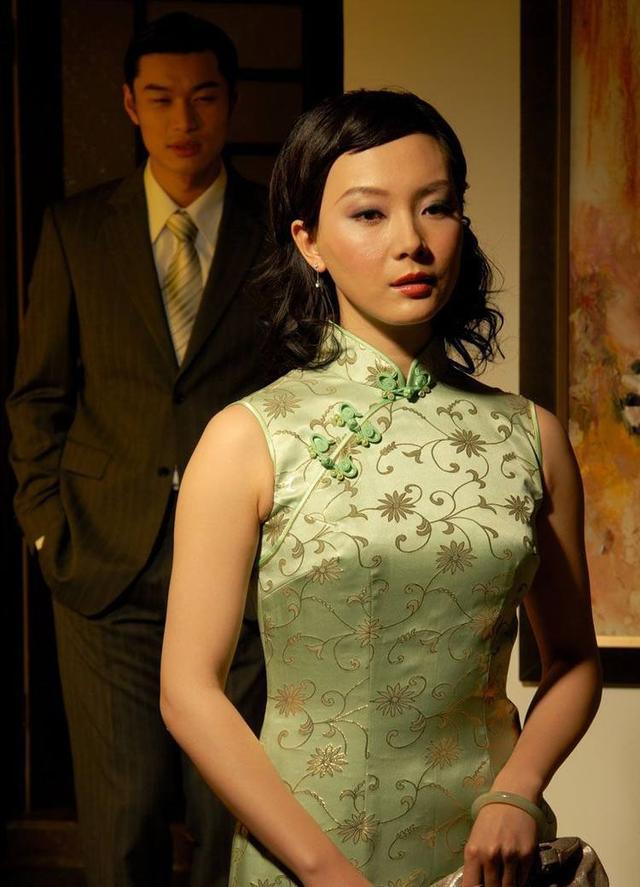 40岁美得让人移不开眼的女明星，这9位40+的“长腿”女星