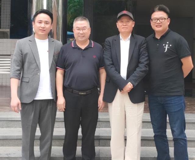 网红天道自曝已经与散打哥续约，快手散打哥说天道直播回放