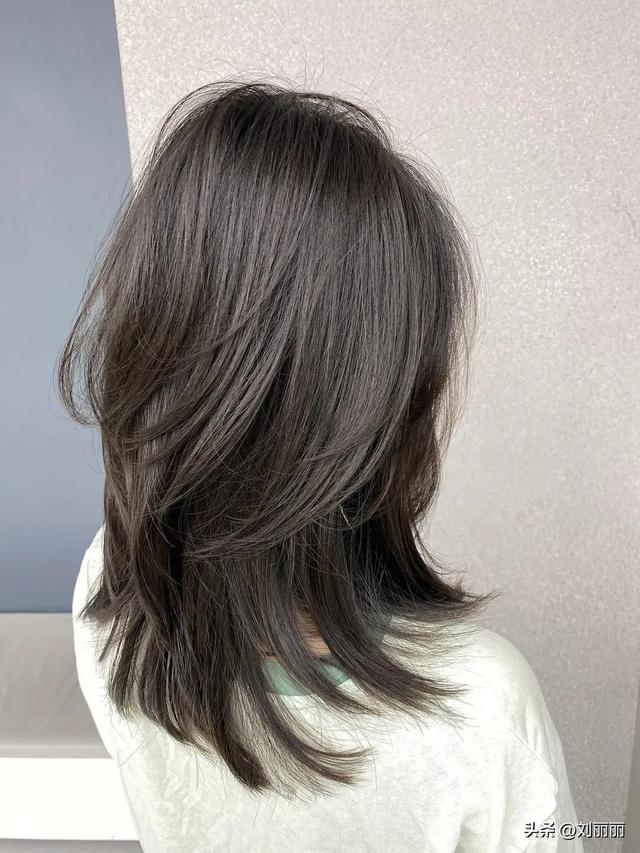 最流行的发型女，最美最时尚发型15款（12月最流行发型大全100多款）