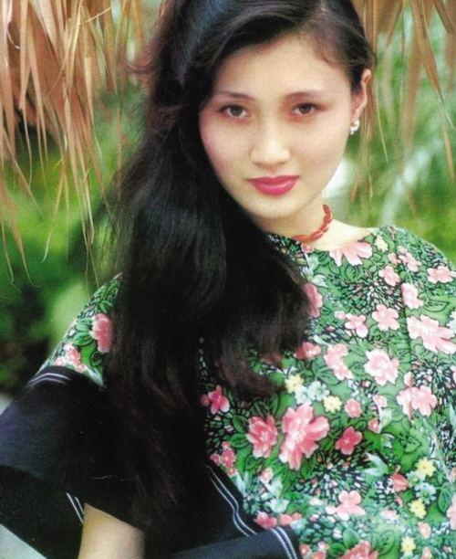 没有整过容的女明星，90年没整过容的女明星（“不老女神”现原形）