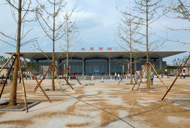 z188次列车，沈阳北站始发的列车（通辽、赤峰、大连方向余票充足）