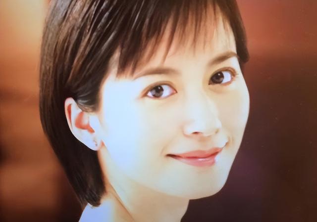 40岁美得让人移不开眼的女明星，这9位40+的“长腿”女星