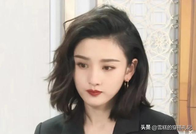 显脸小减龄发型图片，今年这6种发型正火减龄又显脸小（今年流行这3种“短烫”）