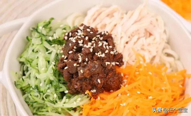 鸡丝面怎么做出来最好吃，鸡丝汤面：冬天来一碗