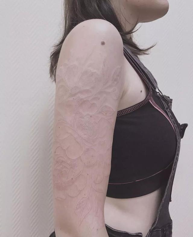 纹身隐形图案，鸽子血不一定能满足你