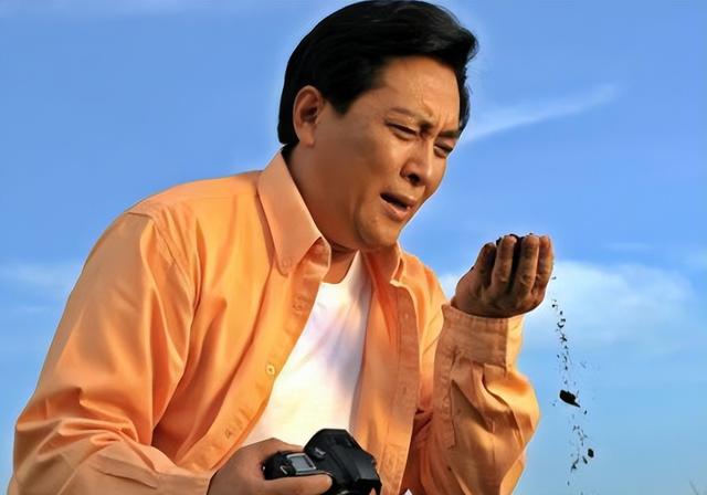 唐国强的妻子是谁，唐国强两段婚姻（唐国强前妻和现任是谁）