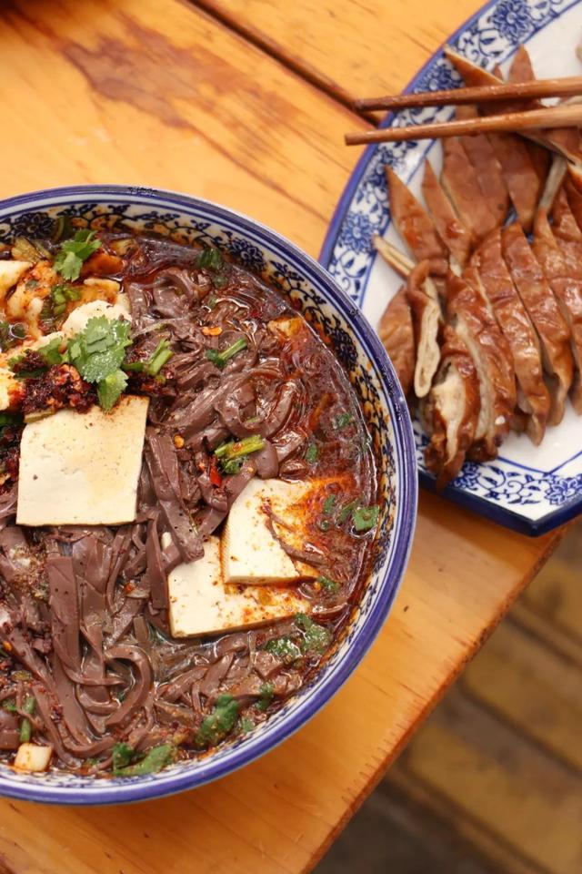 西安十大美食排名，盘点西安城内不可错过的十大美食（西安“十大特色美食”）