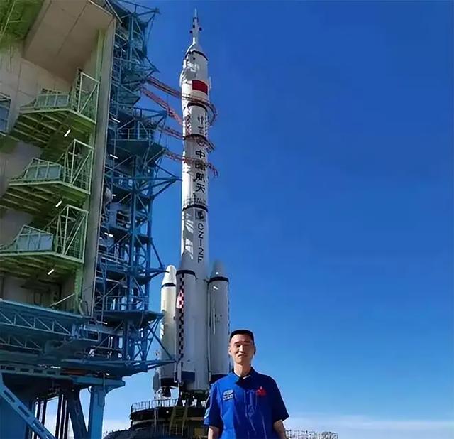 高华健哪一年从美国回归，神童高华健放弃国籍加入美国